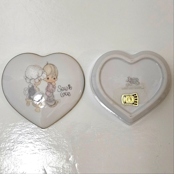 Precious Moments Ceramic Heart-Shaped Trinket Box - Picture 13 of 16